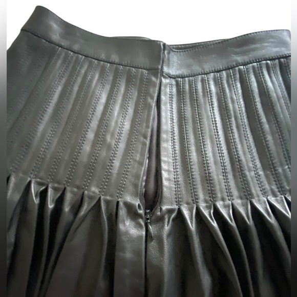 Givenchy Black A-Line Pleated Skirt- size 36 - Picture 2 of 12